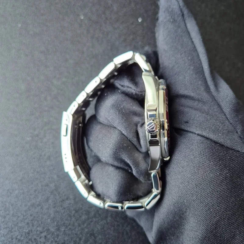 Thumb Aquaracer 300M Quartz 43 Stainless Steel / Black / Red / Bracelet