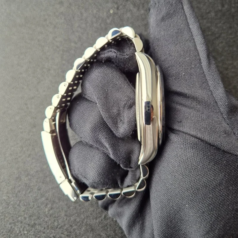 Thumb Black Bay 41 Stainless Steel / Black / Bracelet