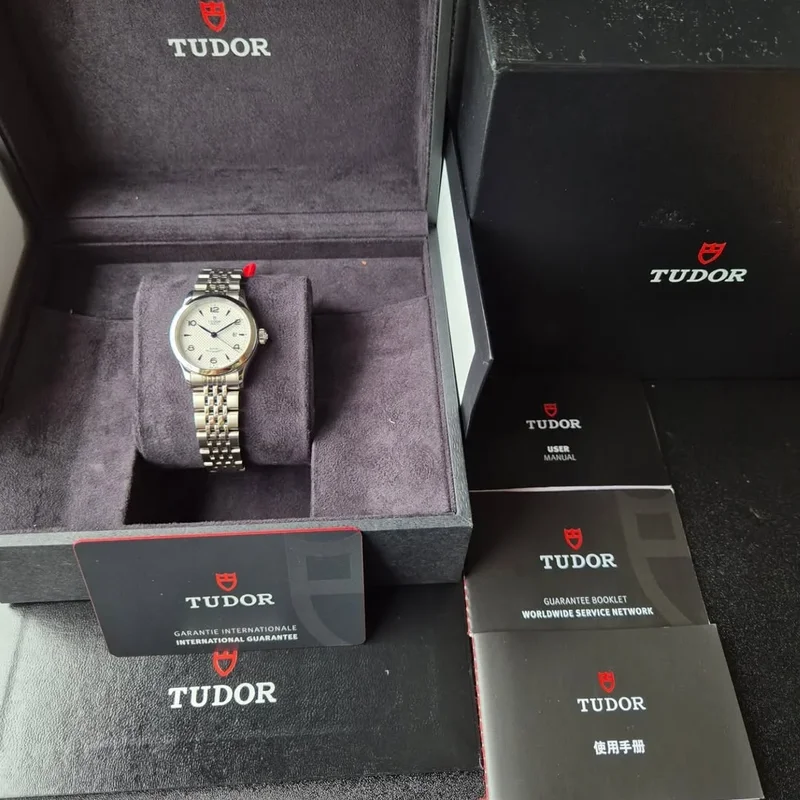 Thumb 1926 28 Stainless Steel / Opaline