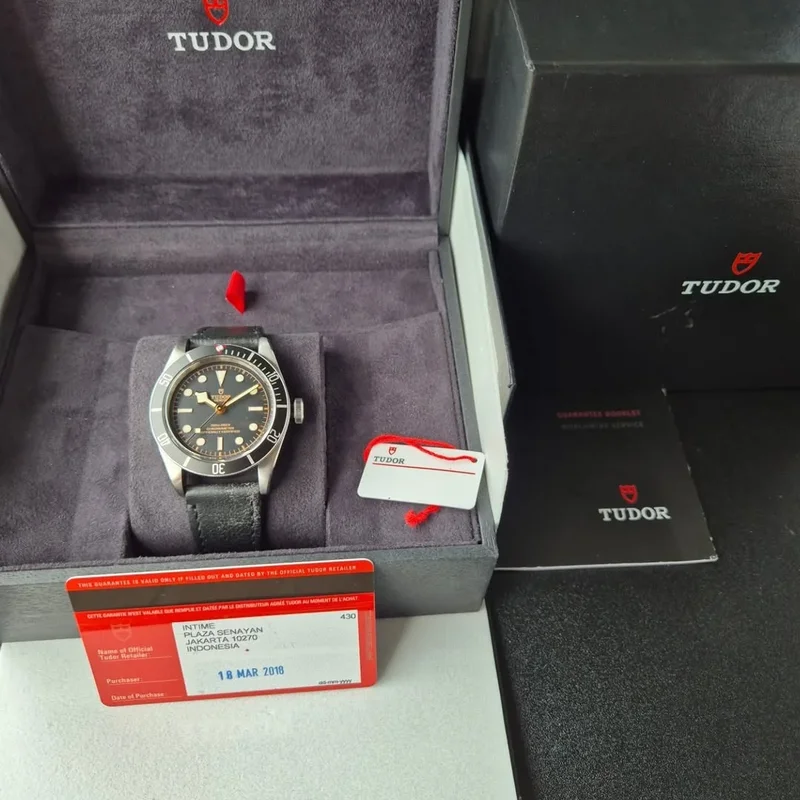 Thumb Heritage Black Bay Black Manufacture / Strap