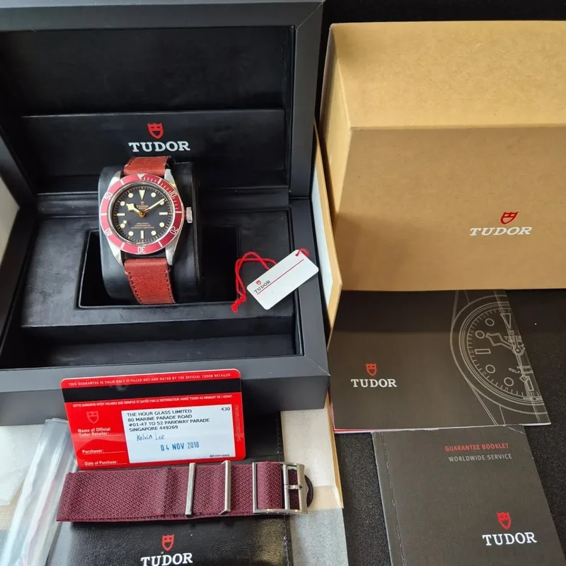 Thumb Heritage Black Bay Red Manufacture / Strap