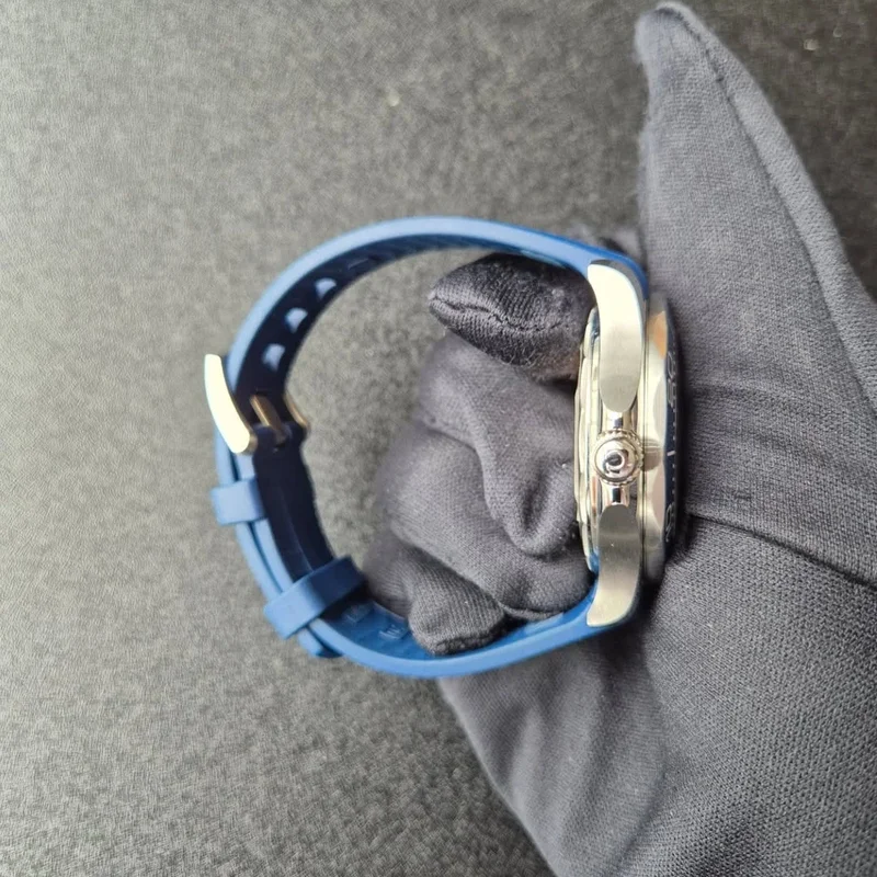 Thumb Seamaster Diver 300M Master Co-Axial 42 Stainless Steel / Blue  / Rubber