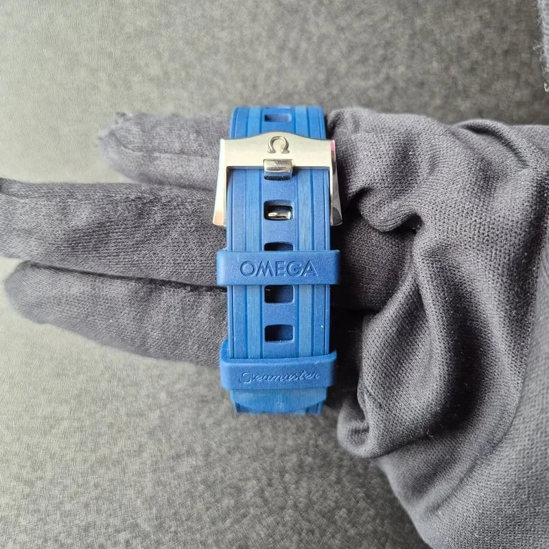 Thumb Seamaster Diver 300M Master Co-Axial 42 Stainless Steel / Blue  / Rubber