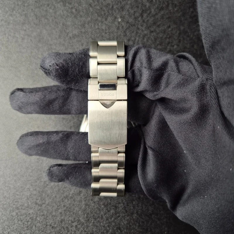 Thumb Black Bay GMT Stainless Steel / Black / Pepsi / Bracelet