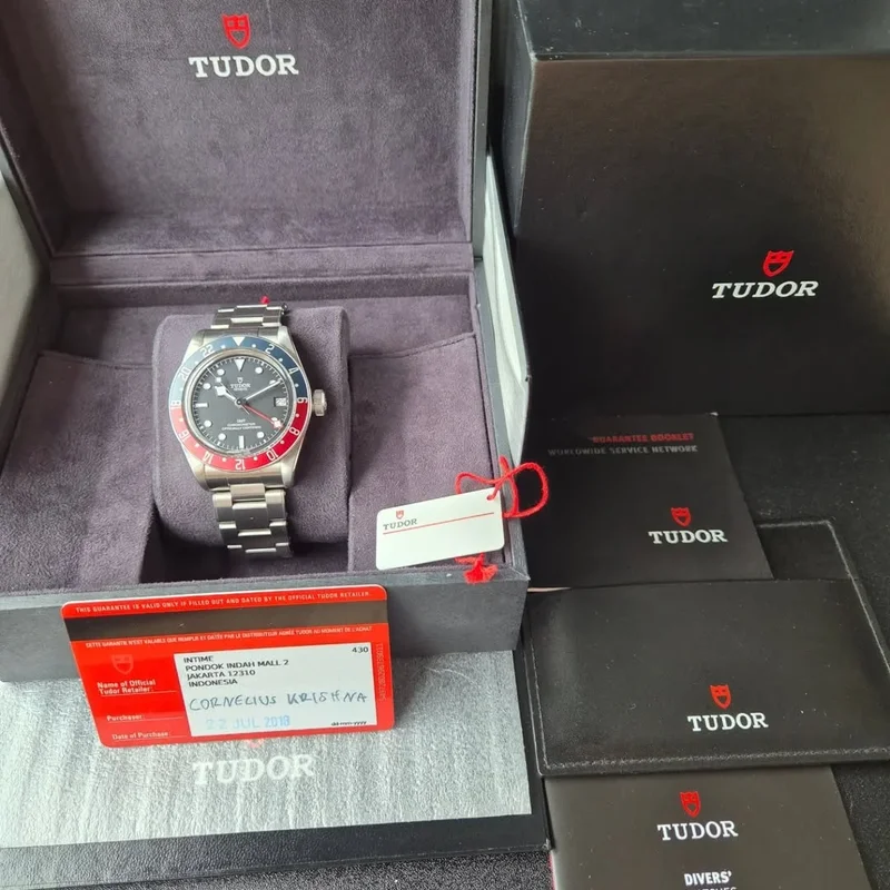 Thumb Black Bay GMT Stainless Steel / Black / Pepsi / Bracelet