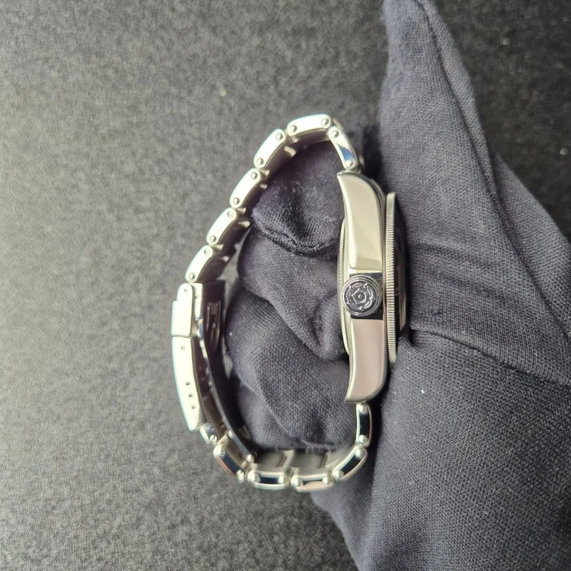 Thumb Black Bay GMT Stainless Steel / Black / Pepsi / Bracelet