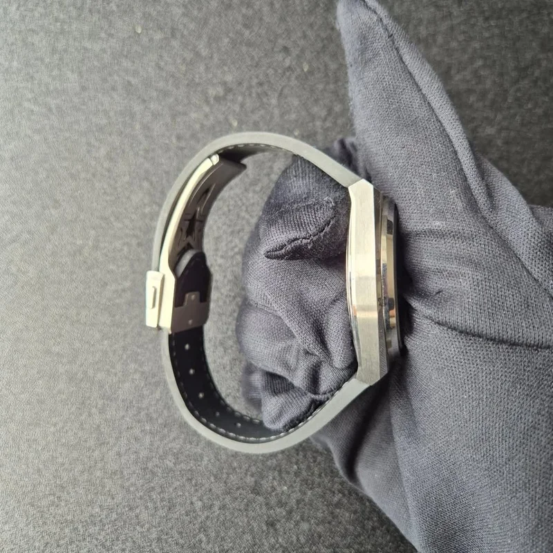 Thumb Defy Classic Titanium / Skeleton / Alligator