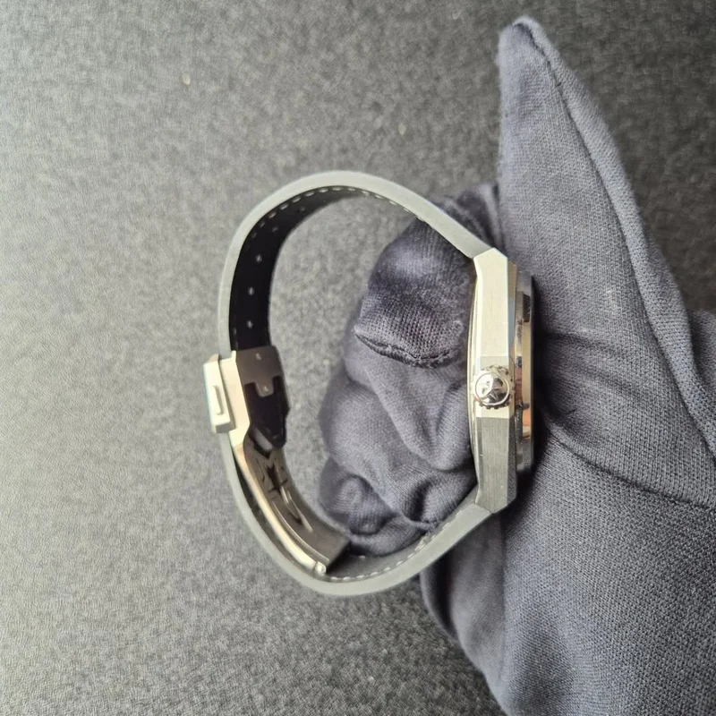 Thumb Defy Classic Titanium / Skeleton / Alligator