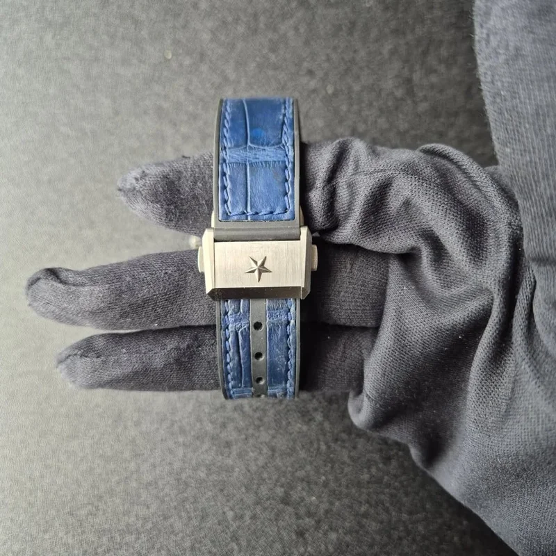 Thumb Defy Classic Titanium / Skeleton / Alligator