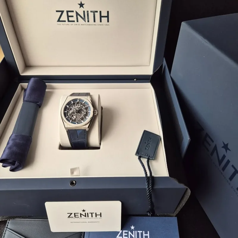 Thumb Defy Classic Titanium / Skeleton / Alligator