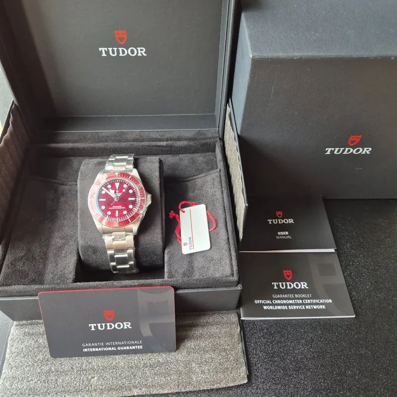 Thumb Black Bay Fifty-Eight Stainless Steel Burgundy