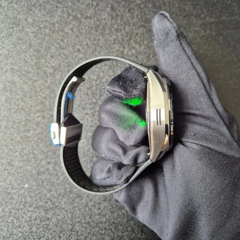 Thumb Connected Calibre E5