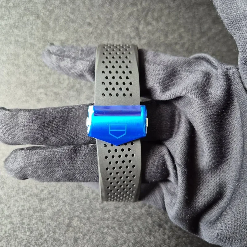 Thumb Connected Calibre E5