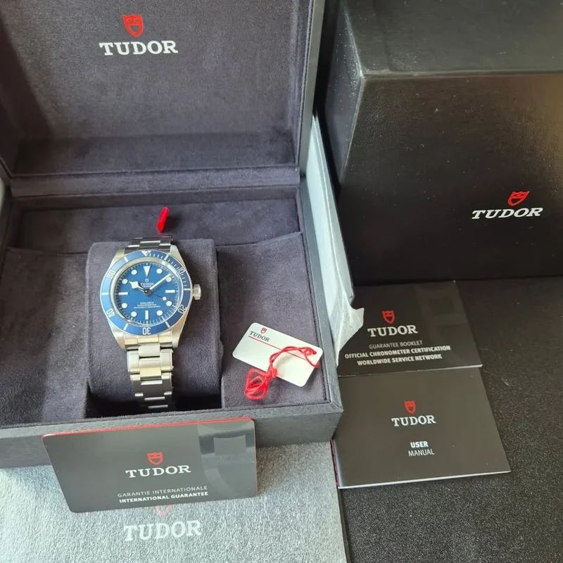 Thumb Black Bay Fifty-Eight Stainless Steel / Navy Blue / Bracelet