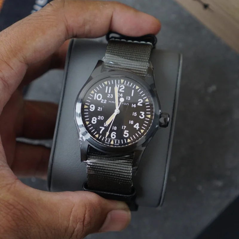 Thumb Khaki Field Mechanical 38 PVD / Black