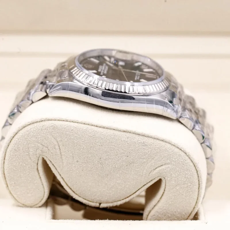 Thumb Datejust 36 Stainless Steel / Fluted / Black / Jubilee