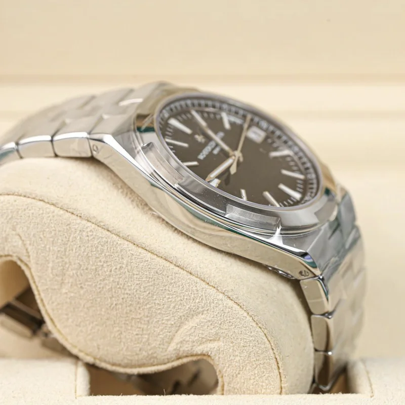 Thumb Overseas Date Stainless Steel / Black