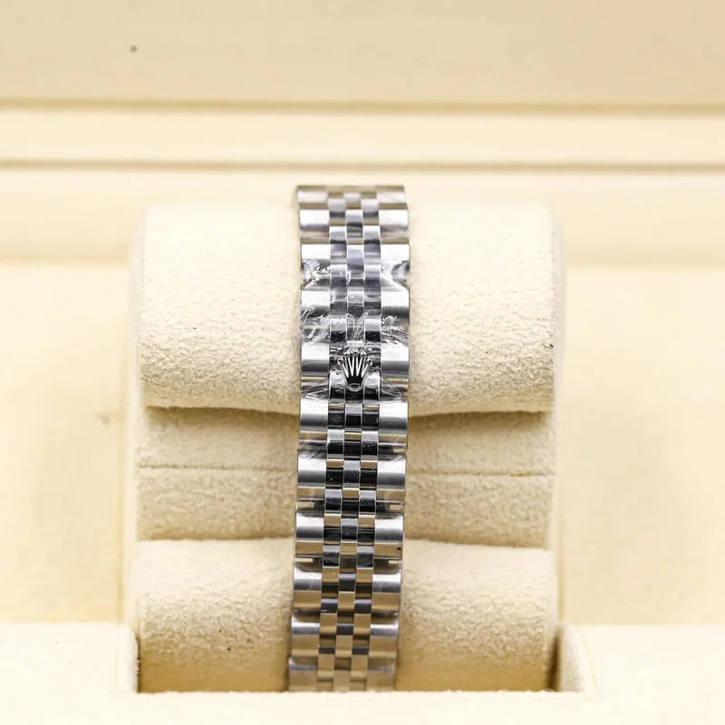 Thumb Lady-Datejust 26 Fluted Blue Diamonds Jubilee