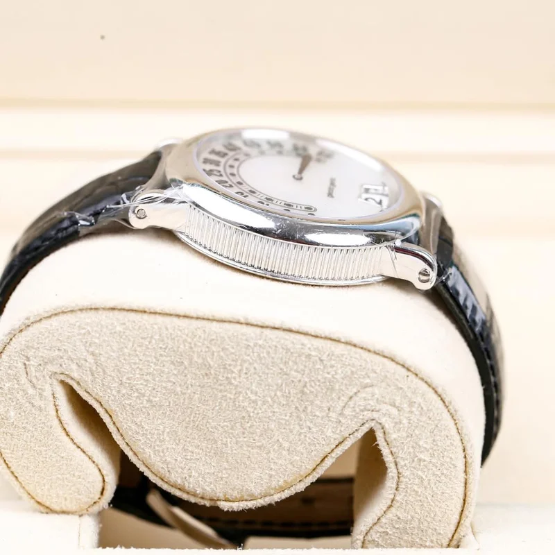 Thumb Retrograde Jumping Hour 18K White Gold