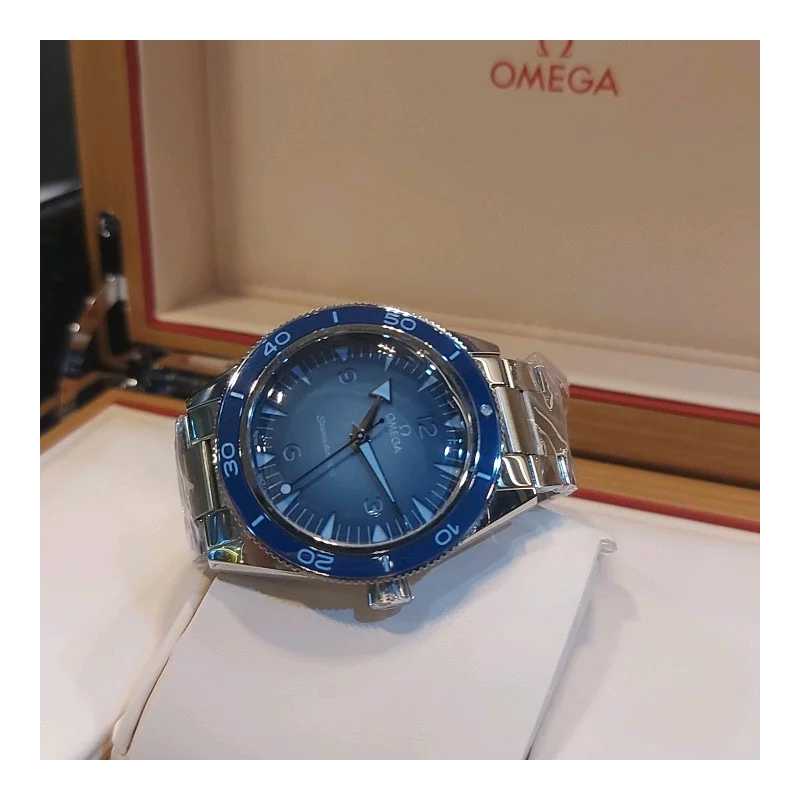 Thumb Seamaster 300 Master Co-Axial Stainless Steel / Black / Bracelet