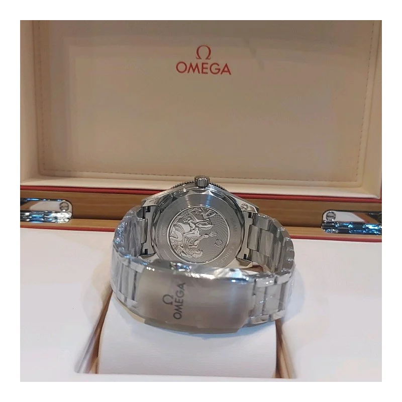 Thumb Seamaster 300 Master Co-Axial Stainless Steel / Black / Bracelet