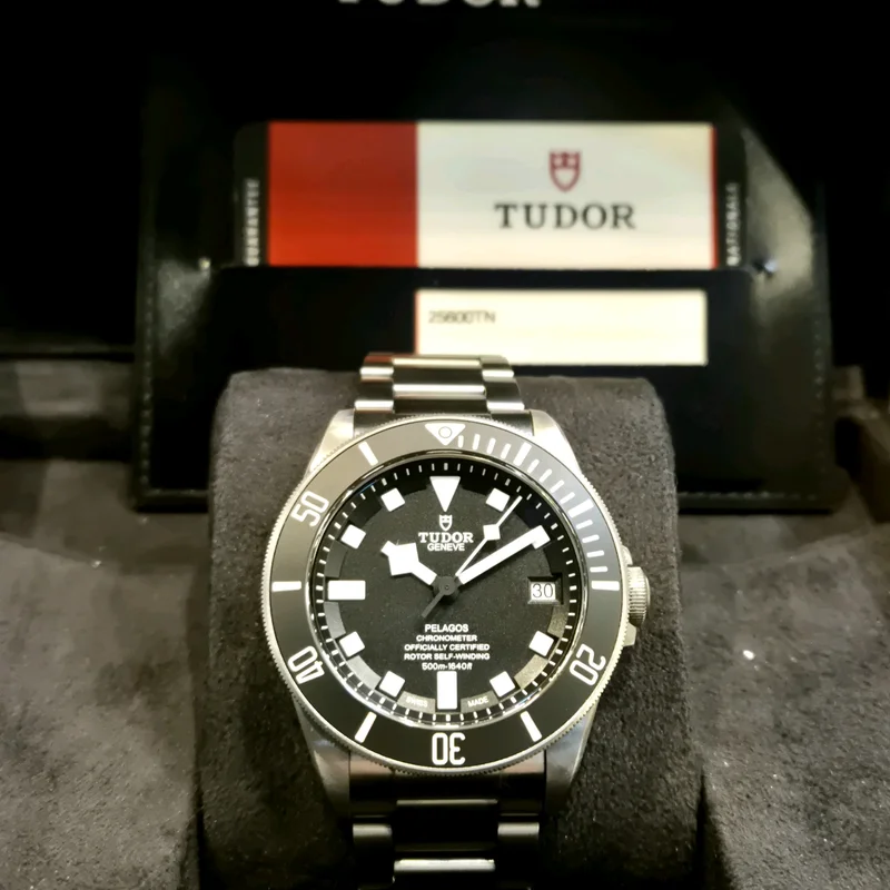 Thumb Pelagos Titanium / Black / Bracelet