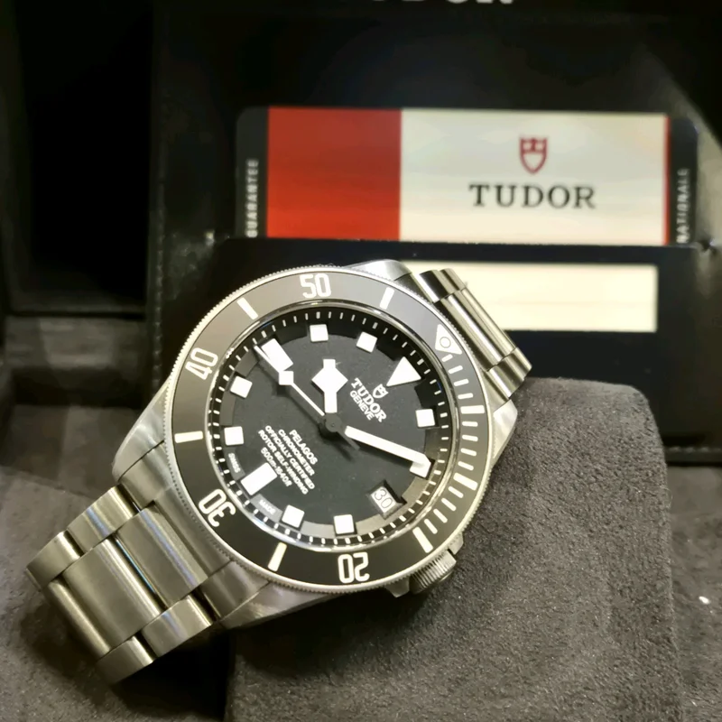 Thumb Pelagos Titanium / Black / Bracelet