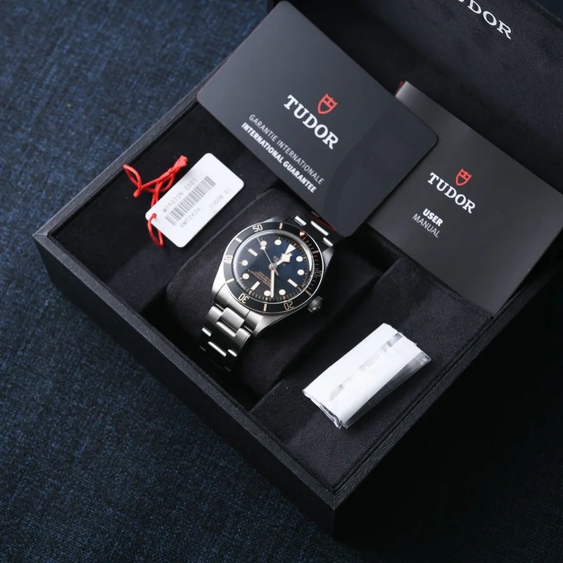 Thumb Black Bay Fifty-Eight Stainless Steel / Black / Bracelet