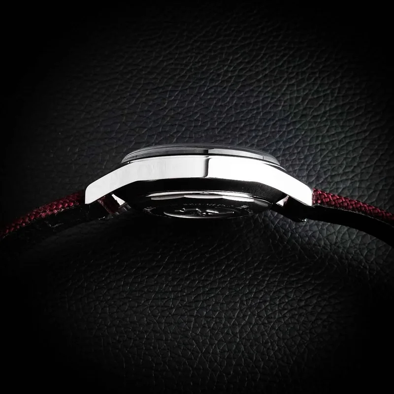 Thumb Legend Diver 36 Stainless Steel / Burgundy / Strap