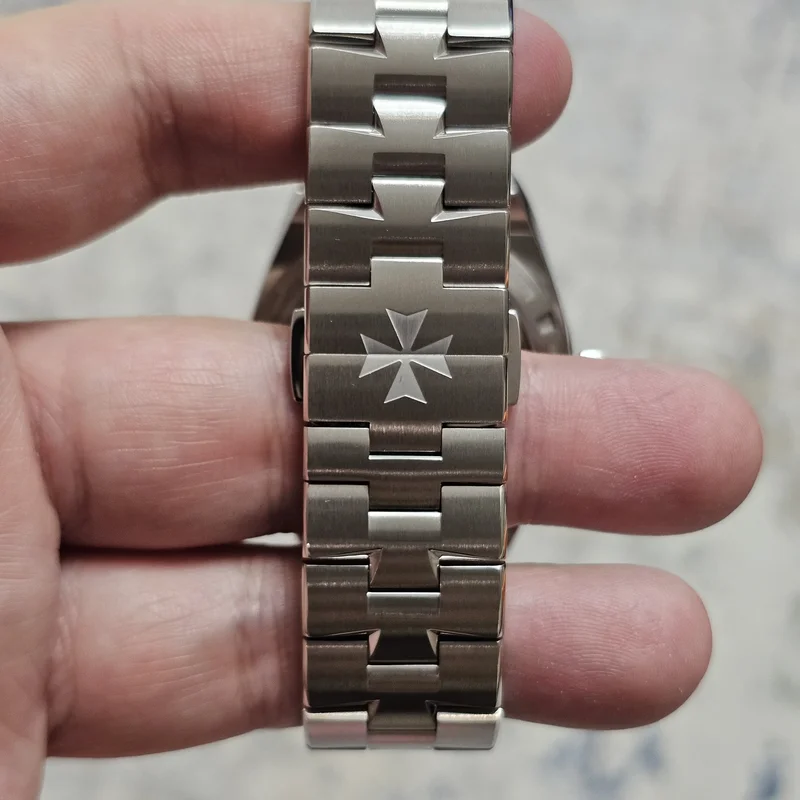 Thumb Overseas Date Zurich Boutique Edition