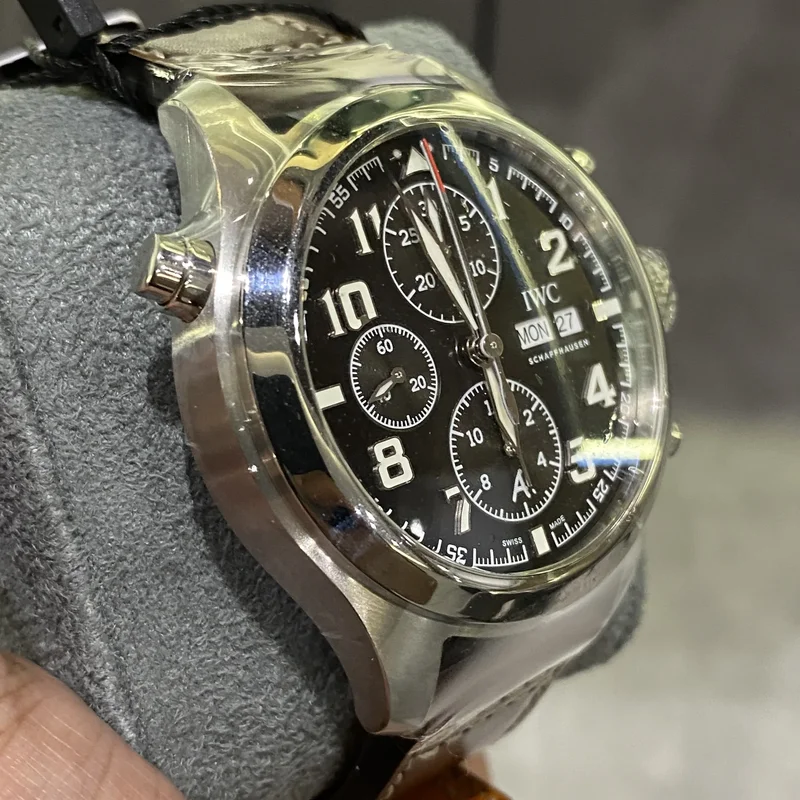 Thumb Pilot's Watch Spitfire Double Chronograph Antoine de Saint Exupery