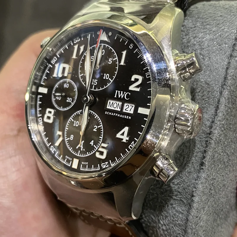 Thumb Pilot's Watch Spitfire Double Chronograph Antoine de Saint Exupery