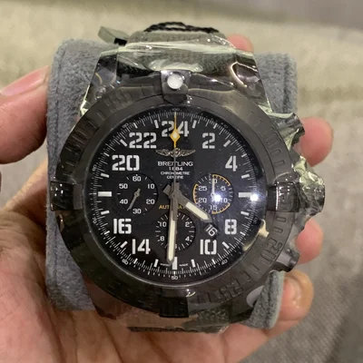 Avenger Hurricane 24H Breitlight / Volcano Black / Military / Pin