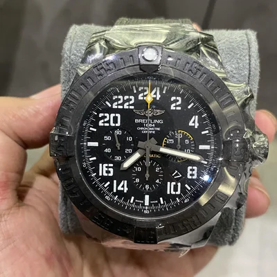 Avenger Hurricane 24H Breitlight / Volcano Black / Military / Pin