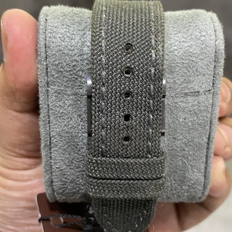 Thumb Avenger Hurricane 24H Breitlight / Volcano Black / Military / Pin