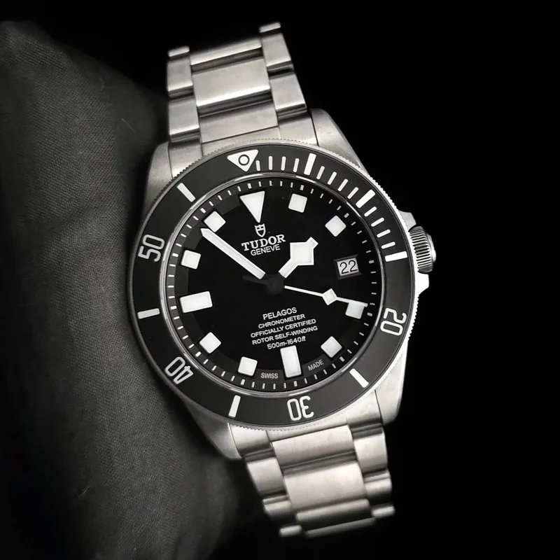 Pelagos Titanium / Black / Bracelet