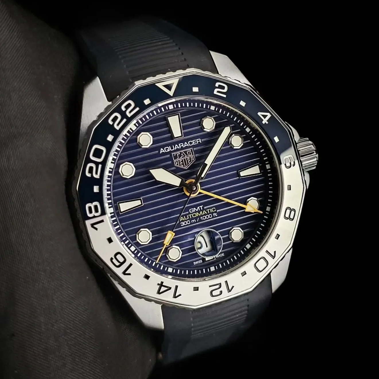 Aquaracer Professional 300 GMT Stainless Steel / Blue / Rubber