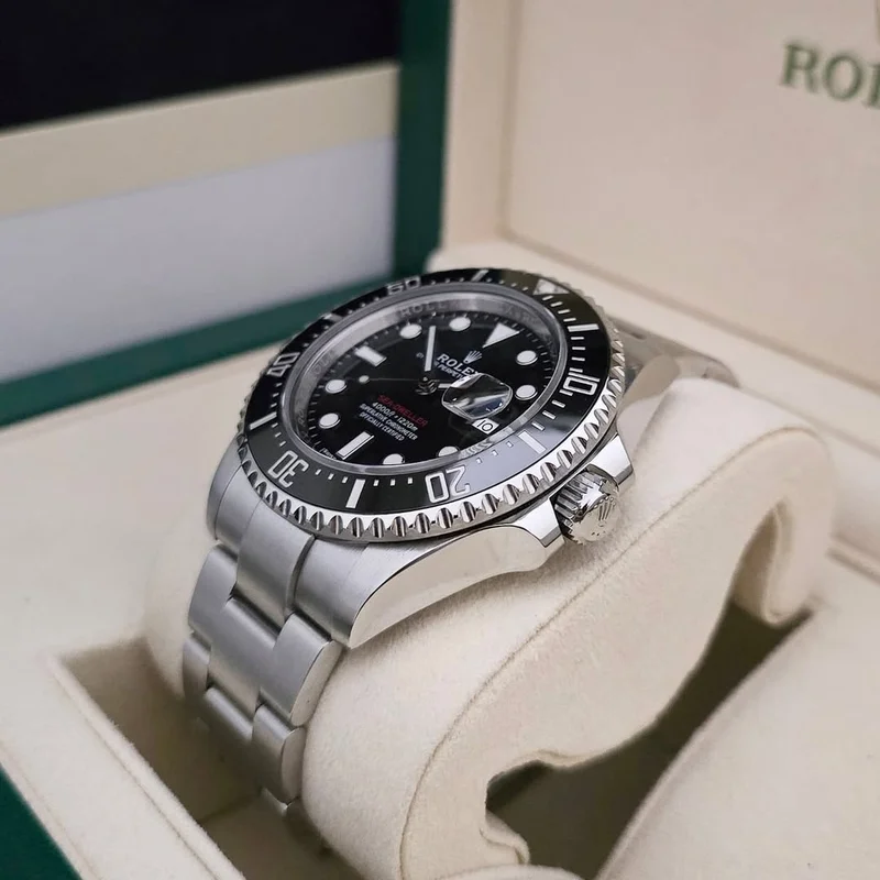 Thumb Sea-Dweller Stainless Steel / Black