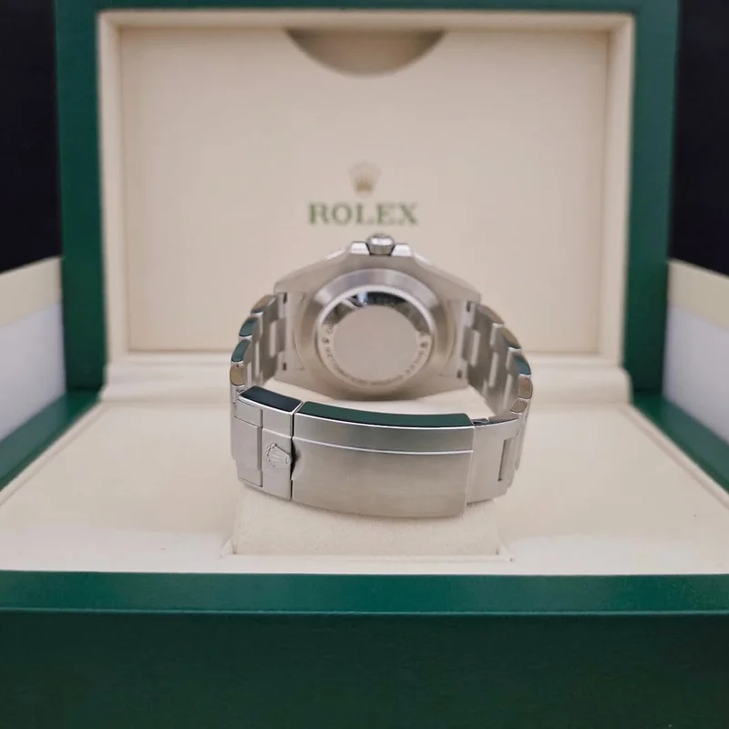 Thumb Sea-Dweller Stainless Steel / Black