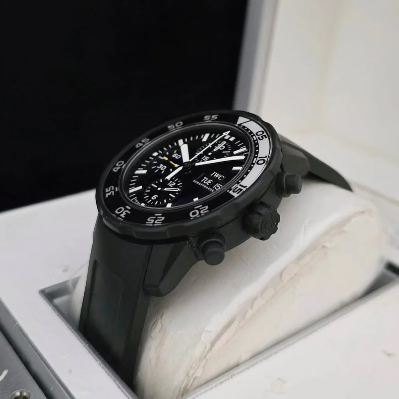 Thumb Aquatimer Chronograph Stainless Steel / Black / Rubber / Galapagos Islands