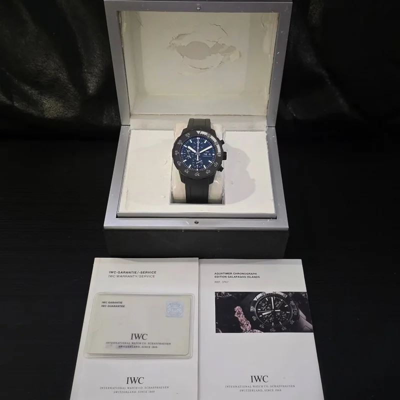 Thumb Aquatimer Chronograph Stainless Steel / Black / Rubber / Galapagos Islands