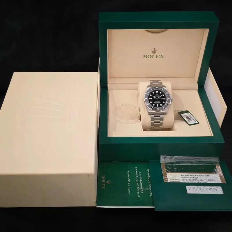 Thumb Submariner No-Date / Stainless Steel / Black / Cerachrom