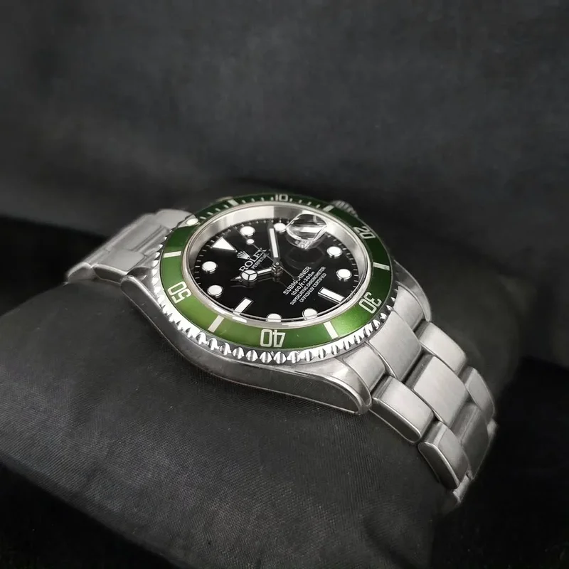 Thumb Submariner Date 16610 LV Mark 1