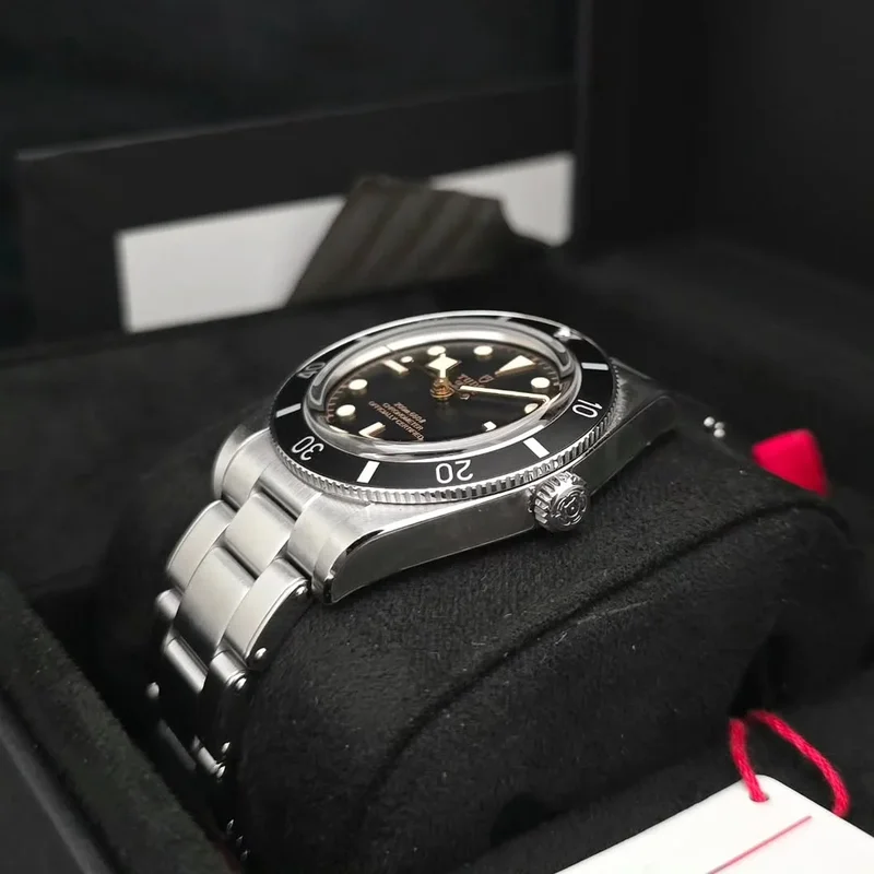Thumb Black Bay Fifty-Four Stainless Steel / Black / Bracelet