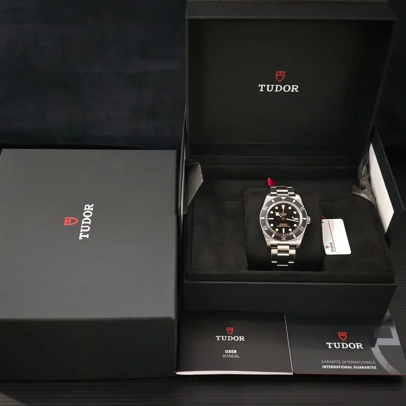 Thumb Black Bay Fifty-Four Stainless Steel / Black / Bracelet