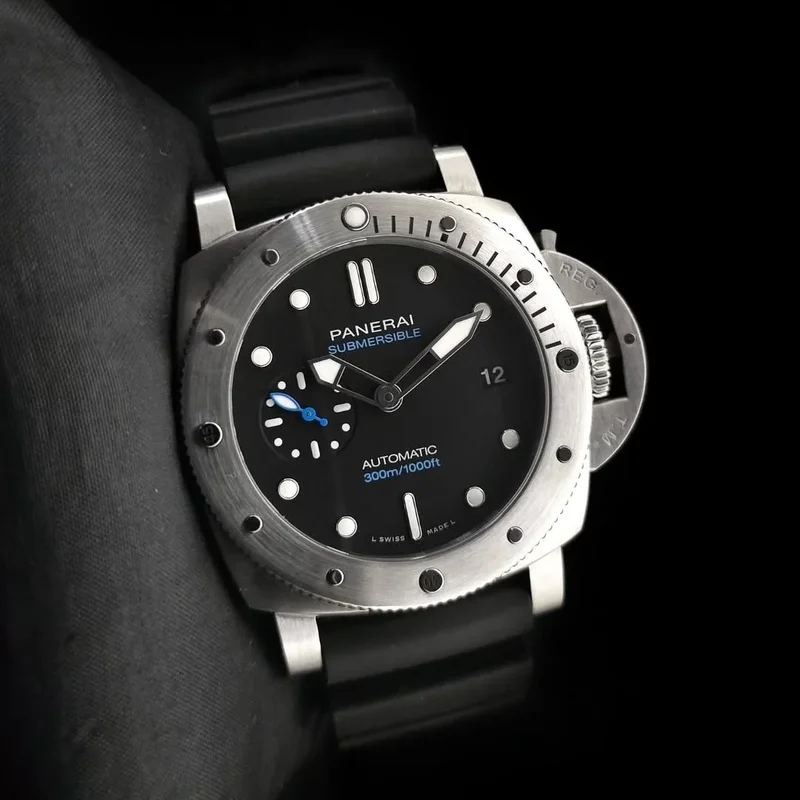 Luminor Submersible 42 3 Days Automatic Stainless Steel / Black