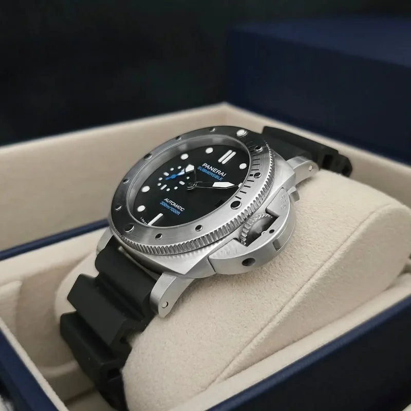 Thumb Luminor Submersible 42 3 Days Automatic Stainless Steel / Black