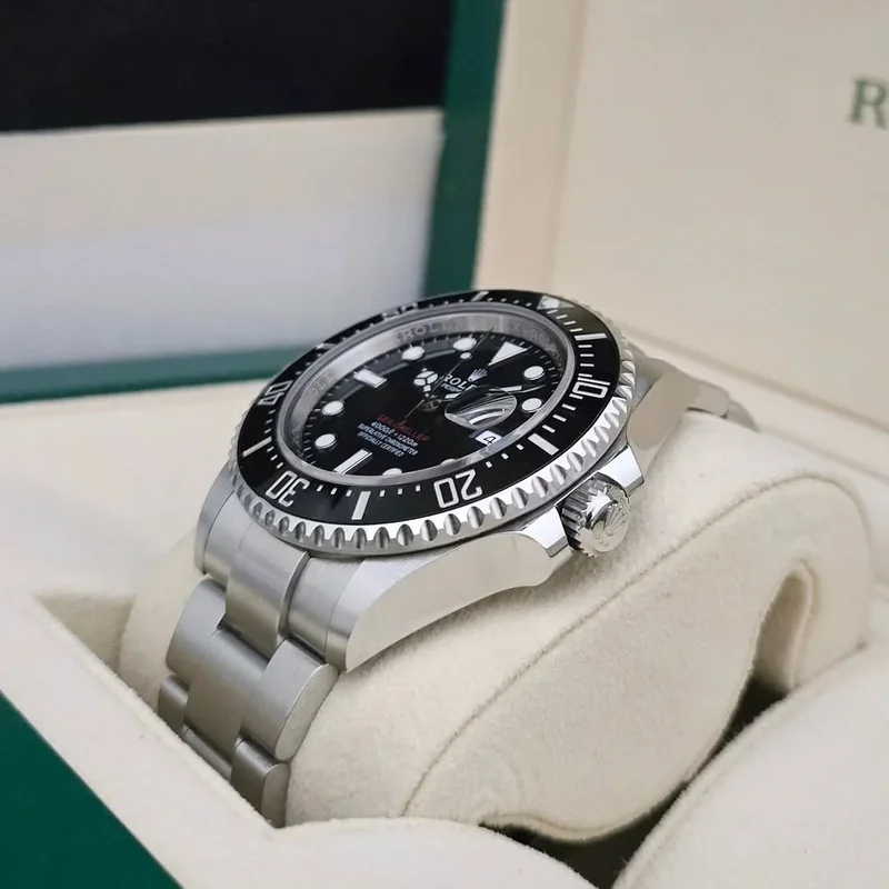 Thumb Sea-Dweller Stainless Steel / Black