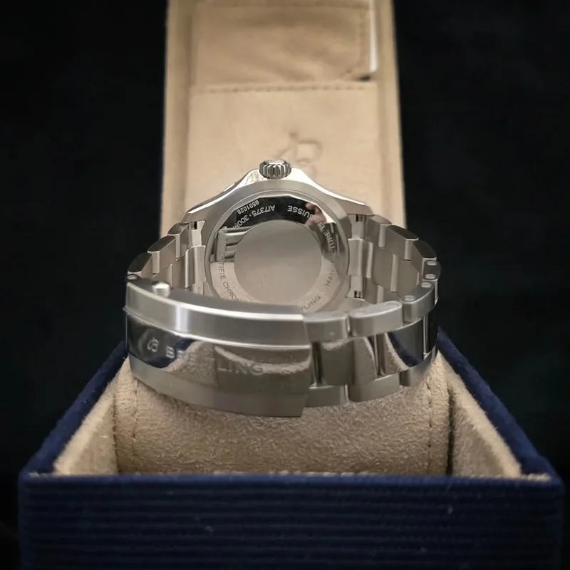 Thumb SuperOcean Automatic 42 Stainless Steel / Black / Bracelet