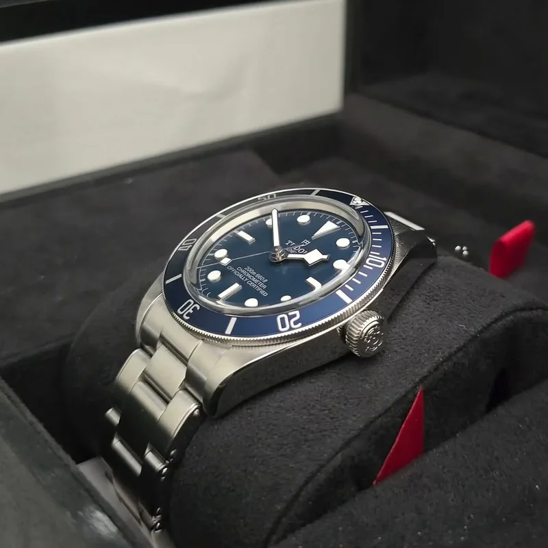 Thumb Black Bay Fifty-Eight Stainless Steel / Navy Blue / Bracelet